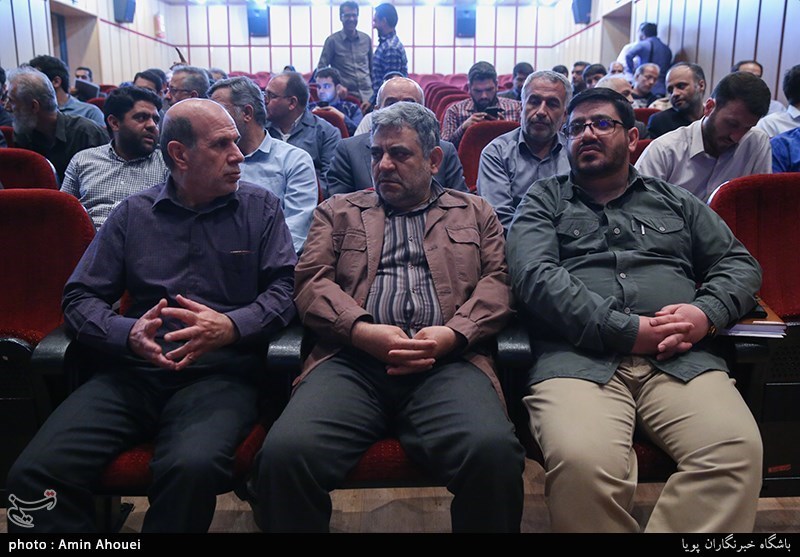 مراسم تکریم و معارفه مدیر انجمن عکاسان انقلاب و دفاع مقدس