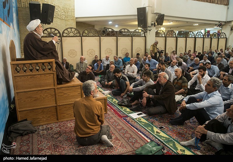 سخنرانی حجت الاسلام و المسلمین حسین انصاریان استاد اخلاق  در مسجد حضرت امیر(ع)