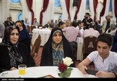 زهرا کاوه فرزند شهید کاوه در هجدهمین جشن مدیران تولید سینما