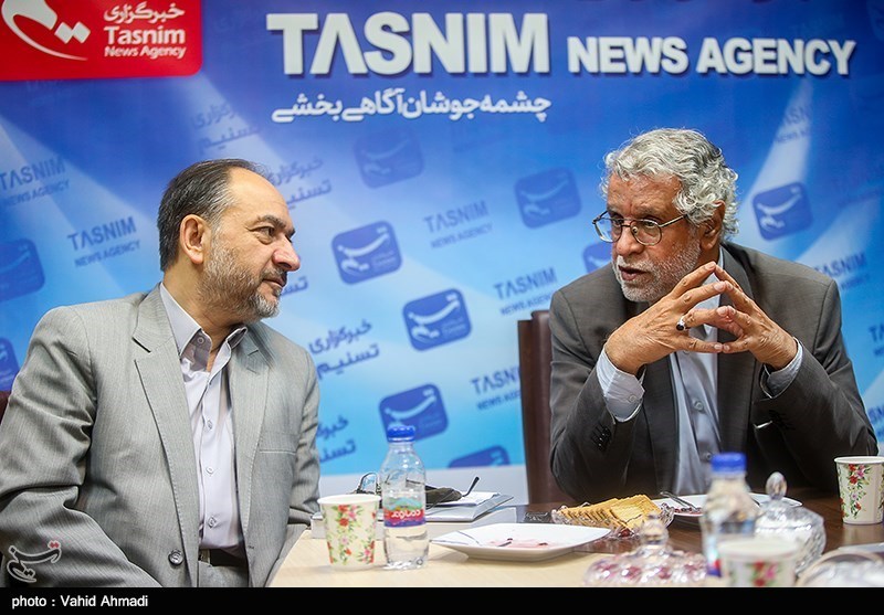 میزگرد درباره "تبیین مقاومت از منظر رهبر معظم انقلاب