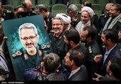 تقدیر از سردار غلامحسین غیب‌پرور در پایان مراسم تودیع و معارفه رئیس سازمان بسیج مستضعفین
