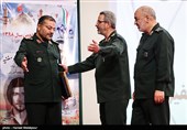 سرلشکر حسین سلامی فرمانده کل سپاه، سردار غلامحسین غیب‌پرور رئیس سابق و سردار غلامرضا سلیمانی رئیس جدید سازمان بسیج مستضعفین