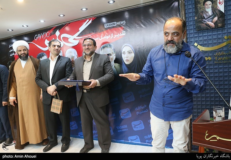 سخنرانی جواد افشار در حاشیه  مراسم تقدیر از عوامل سریال گاندو در خبرگزاری تسنیم