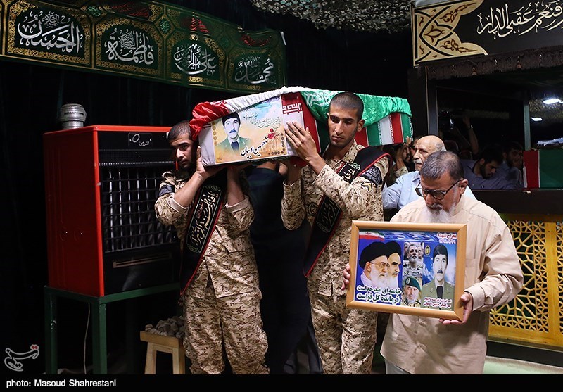 مراسم وداع با پیکرمطهرشهید حسین ادبیان