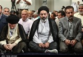 حجت الاسلام سیدعبدالفتاح نواب نماینده ولی فقیه در امور حج و زیارت و آیت الله سید هاشم حسینی بوشهری در مراسم پرفیض دعای کمیل در مکه مکرکه