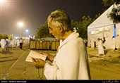 حال و هوای زائران ایرانی و مناجات شبانه در صحرای عرفات