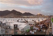 حضور حجاج در سرزمین منا