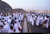 پیاده روی حجاج از مزدلفه به سوی سرزمین منا