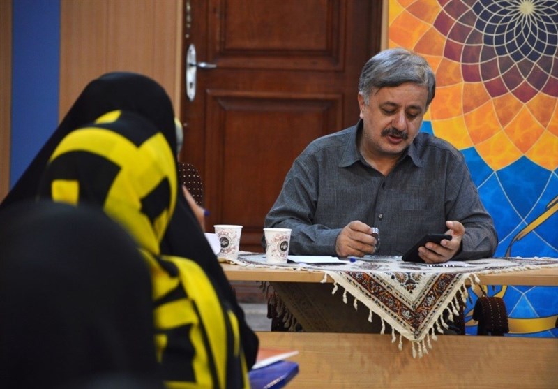 کتاب , نقد ادبی , شهرستان ادب , نمایشگاه بین المللی کتاب تهران , شعر انقلاب , 
