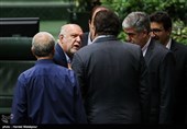بیژن نامدار زنگنه وزیر نفت در جلسه علنی مجلس شورای اسلامی