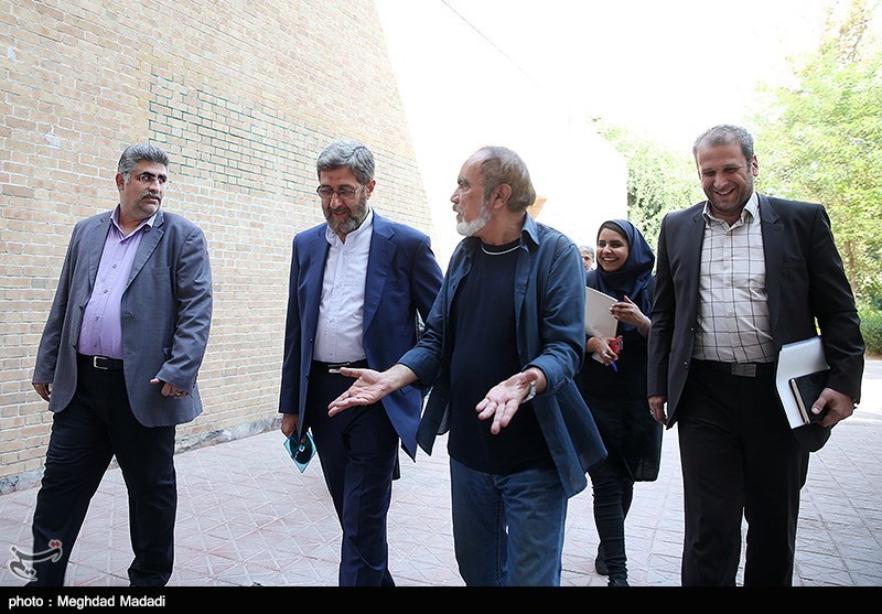 پشت صحنه نمایش رادیویی مهاجرین خاک سرخ