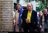 ورود علی نصیریان و مرضیه برومند به مراسم سومین دوره اهدای نشان زنده‌یاد داوود رشیدی