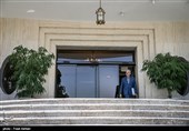 رضا اردکانیان وزیر نیرو در حاشیه جلسه هیئت دولت