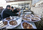 آیین سنتی توزیع نذری در روستای اراضی-اصفهان