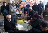 آیین سنتی توزیع نذری در روستای اراضی-اصفهان