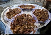 آیین سنتی توزیع نذری در روستای اراضی-اصفهان