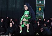 مراسم در حسینیه آقا سید جمال یکی از مکان‌هایی است که زنان قزوینی در 12 روز اول محرم هر صبح در آنجا تجمع کرده و به عزاداری می‌پردازند و این در حالی است که این مراسم از ساعت 6و نیم صبح آغاز شده و با ارائه سخنرانی، مداحی و سینه‌زنی ادامه پیدا می‌کند تا زمانی که صدای اذان به گوش برسد.
