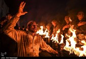 آئین سنتی مشعل گردانی نجفی‌های مقیم قم همه‌ ساله در شب هشتم، نهم و دهم محرم‌الحرام با راه‌اندازی دسته طبال و مشعل گردانی سنتی از مسجد نجفی‌های بازار عرب‌های گذر خان به حرکت در آمده و به سمت حرم مطهر حضرت فاطمه معصومه(س) می‌روند 