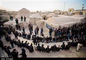  از حدود ۱۲۰ الی ۱۳۰ سال قبل سادات و بزرگان قورتان با توجه به شناخت و علمی که از اهل بیت خصوصاً امام حسین (ع) داشتند این نحوه از عزاداری را بنا نهادند.