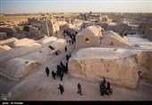 آیین سنتی عزاداری زار خاک عصر تاسوعای حسینی در قلعه تاریخی روستای قورتان از توابع استان اصفهان 