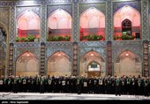 در این مراسم جمع کثیری از خدام و زائران و مجاوران بارگاه منور رضوی حضور داشته  و مراسم خطبه‌خوانی شب عاشورا را برگزار کردند.