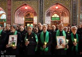 در این مراسم جمع کثیری از خدام و زائران و مجاوران بارگاه منور رضوی حضور داشته  و مراسم خطبه‌خوانی شب عاشورا را برگزار کردند.