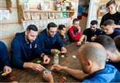 بازدید یاران محمدی از مرکز نگهداری کودکان بی‌سرپرست در روسیه + عکس