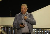 منزوی: ساندویچ فروش ورزشگاه آزادی درآمدش از باشگاه استقلال بیشتر است/ دل شکسته هستم و نمی خواهم بمانم
