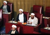 مولوی نذیر احمد سلامی نماینده مردم سیستان و بلوچستان در مجلس خبرگان رهبری  در هفتمین اجلاسیه دوره پنجم مجلس خبرگان رهبری