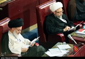 آیت‌الله صادق آملی لاریجانی و آیت الله سید هاشم حسینی بوشهری در هفتمین اجلاسیه دوره پنجم مجلس خبرگان رهبری