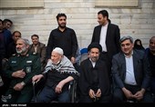  پیروز حناچی شهردار تهران ،حجت‌الاسلام سید محمدحسن ابوترابی‌فرد امام جمعه موقت تهران ، پدر شهیدان عرب سرخی و  سردار محمدرضا یزدی فرمانده سپاه محمد رسول الله (ص)  در آئین نصب تمثال دو هزار شهید دفاع مقدس