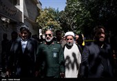  سردار محمدرضا یزدی فرمانده سپاه محمد رسول الله (ص) و  پیروز حناچی شهردار تهران در آئین نصب تمثال دو هزار شهید دفاع مقدس