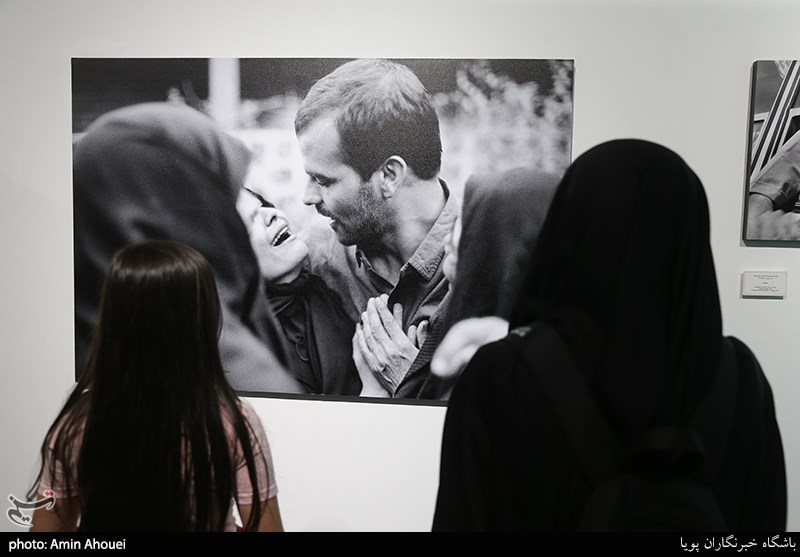 رونمایی از کتاب عکاسان جنگ-ساسان مویدی