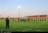 دیدار تیم‌های فوتبال صنعت نفت و سایپا - آبادان