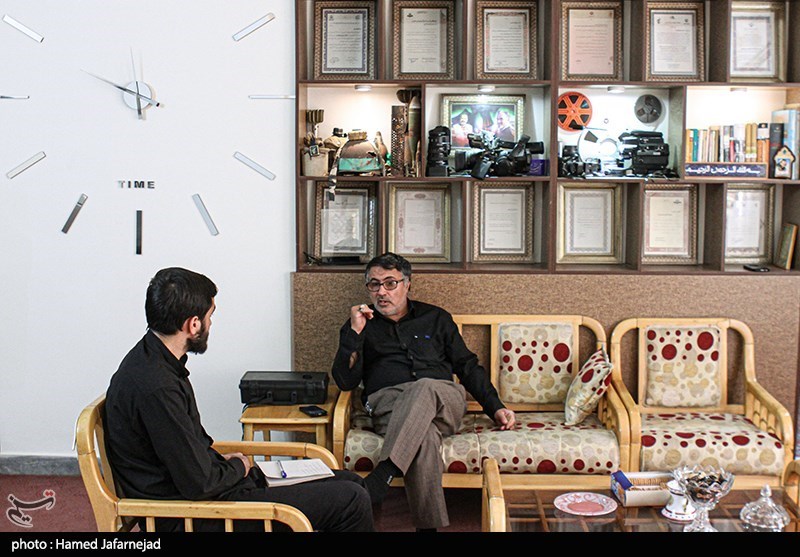 گفت و گو با امیر خورشیدی فر تهیه کننده و کارگردان برنامه مستند تلویزیونی" از آسمان"