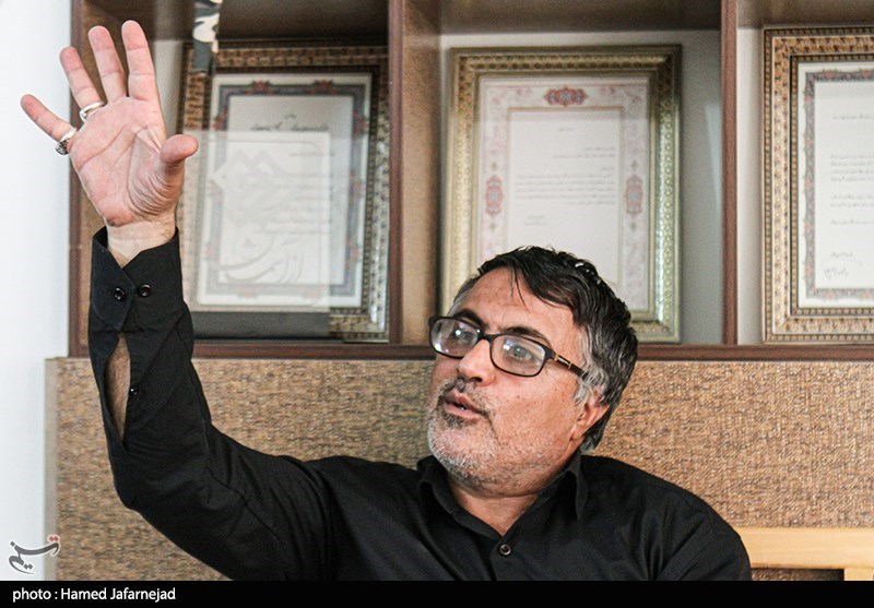 امیر خورشیدی فر تهیه کننده و کارگردان برنامه مستند تلویزیونی" از آسمان"