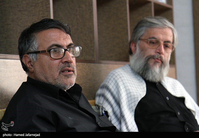 گفت و گو با امیرخورشیدی فر تهیه کننده و کارگردان برنامه مستند تلویزیونی" از آسمان" و حمید بناء نویسنده