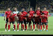 دیدار تیم‌های فوتبال صنعت نفت و تراکتور - آبادان