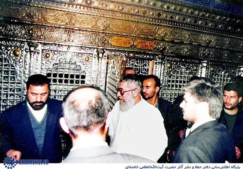 رهبر انقلاب در حرم امام رضا (ع)