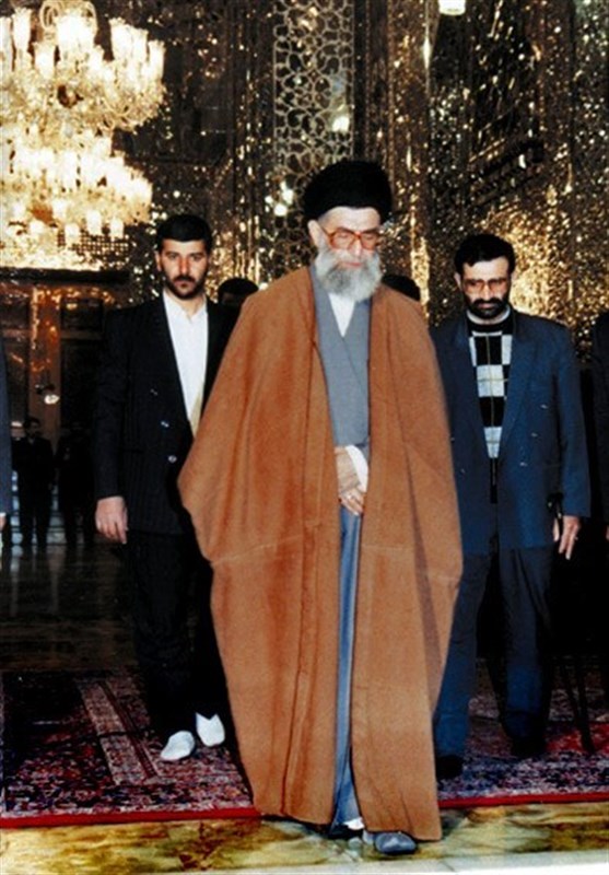 رهبر انقلاب در حرم امام رضا (ع)