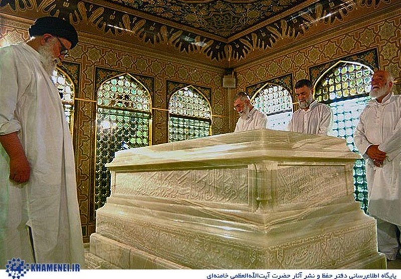 رهبر انقلاب در حرم امام رضا (ع)