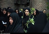 حضور فاطمه حسنی در مراسم تشییع پیکر مرحومه اعظم طالقانی