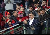 آوار انصاری‌فرد همچنان روی سر پرسپولیس!