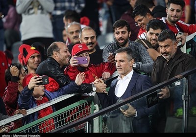 آوار انصاری‌فرد همچنان روی سر پرسپولیس!