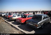 گردهمایی خودروهای کلاسیک در پیست اتومبیل رانی مجموعه ورزشی ثامن الائمه مشهد