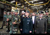 بازدید سرلشکر باقری از مرکز بهینه‌سازی و نوسازی شهید زرهرن