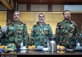 بازدید سرلشکر باقری از مرکز بهینه‌سازی و نوسازی شهید زرهرن