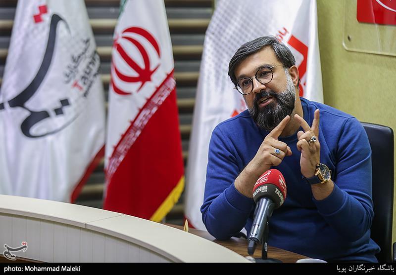گفتگو با محمدحسین ملایی مجری تلویزیون