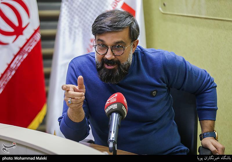 گفتگو با محمدحسین ملایی مجری تلویزیون