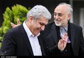 علی‌اکبر صالحی رئیس سازمان انرژی اتمی و سورنا ستاری معاون علمی و فناوری رئیس جمهور در حاشیه جلسه هیئت دولت